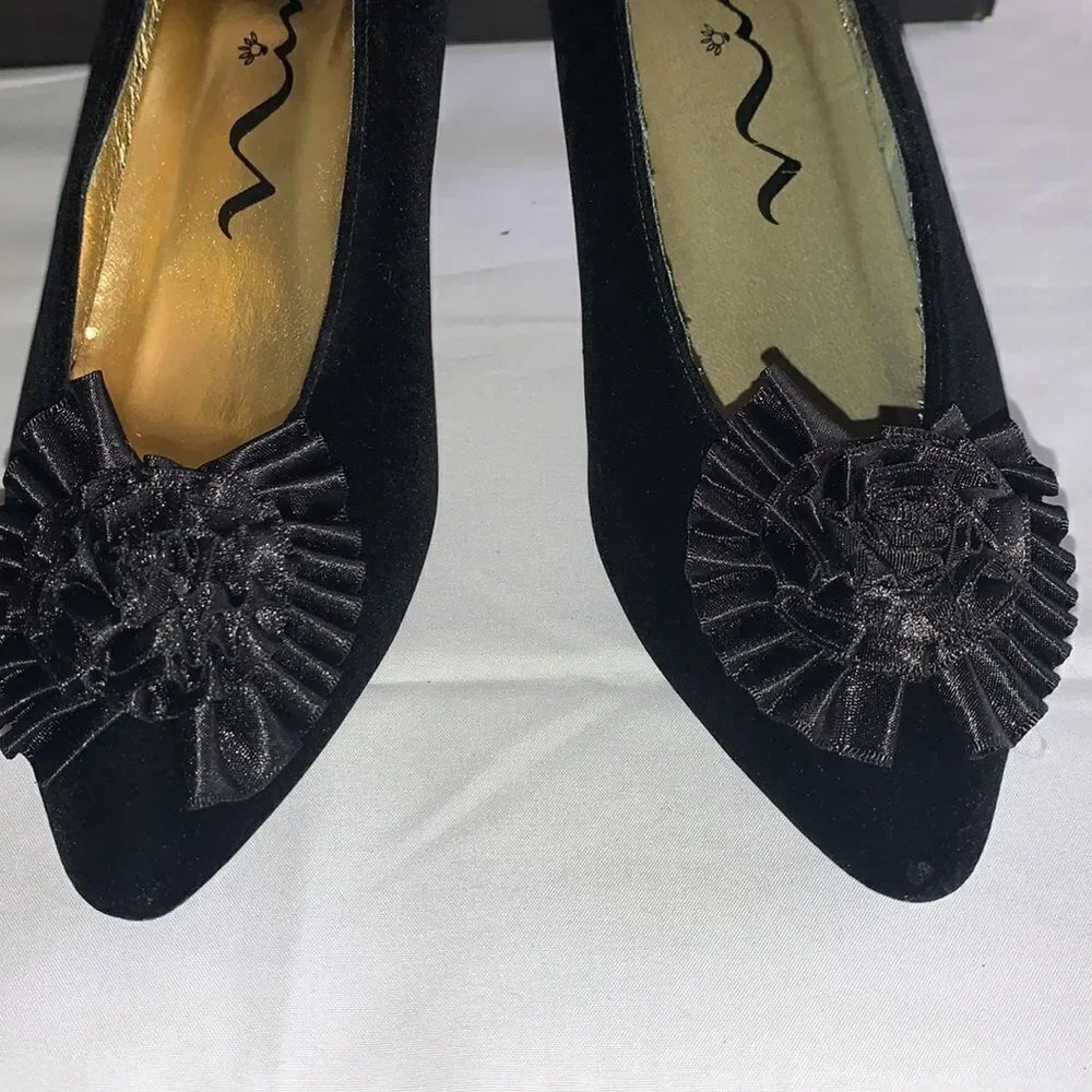 Vintage Nina black velvet kitten heels with satin bow